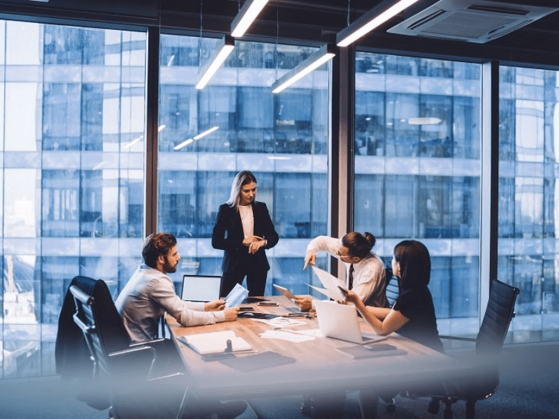 Videoconferência no setor financeiro: conectando equipes, dados e decisões